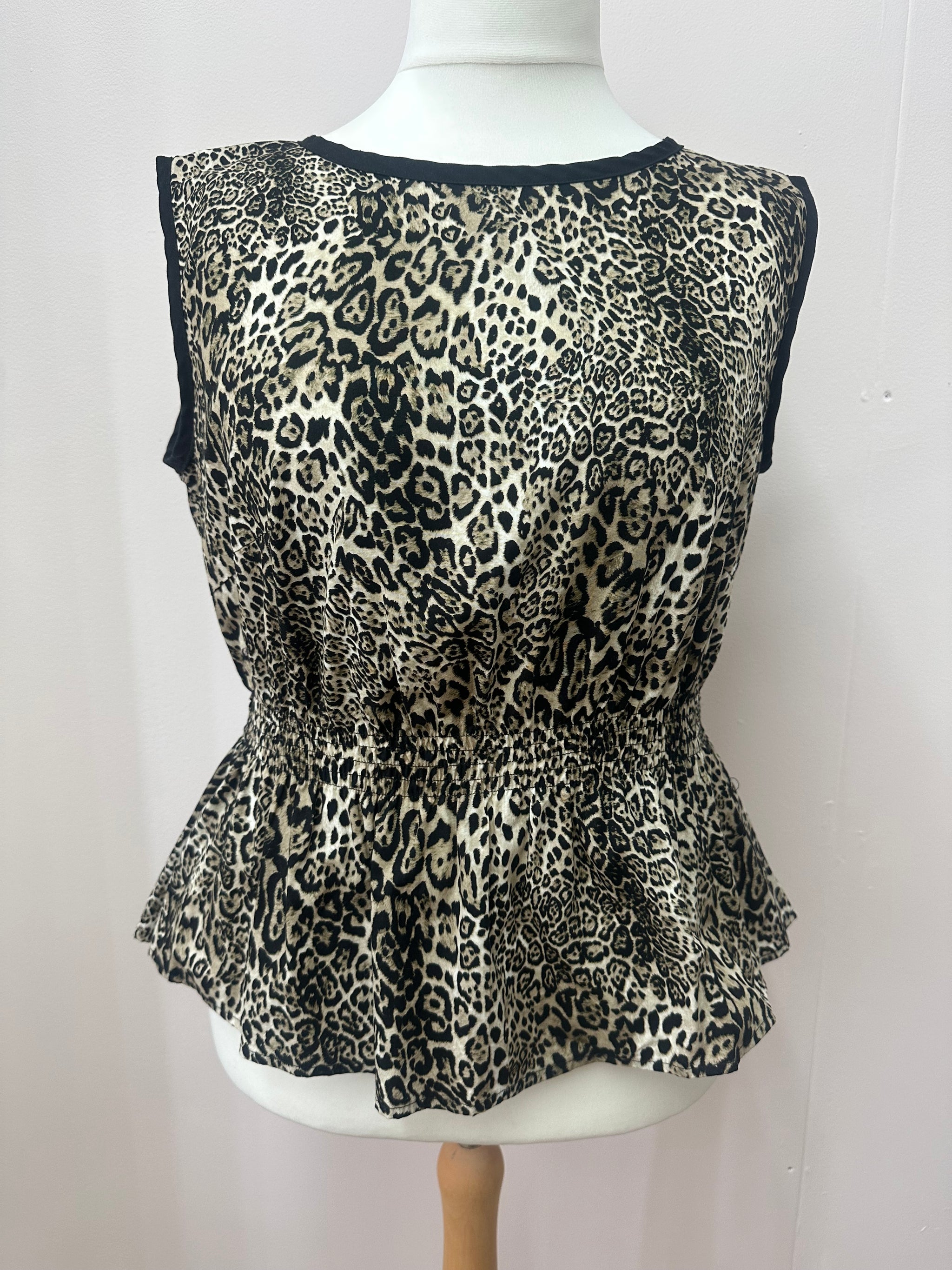 Shirred waist leopard print top size L
