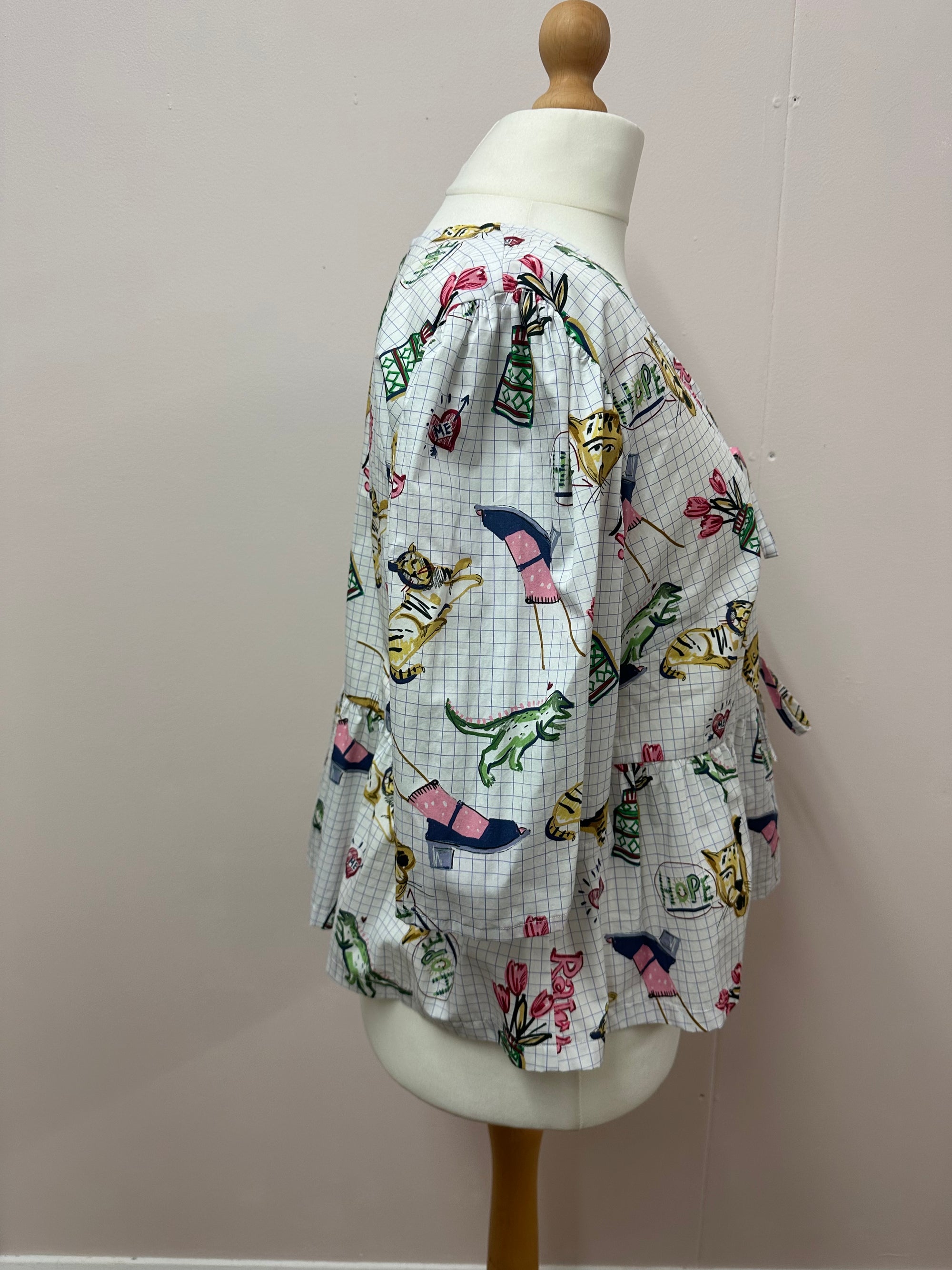 Tie front blouse size L/XL (20/22)