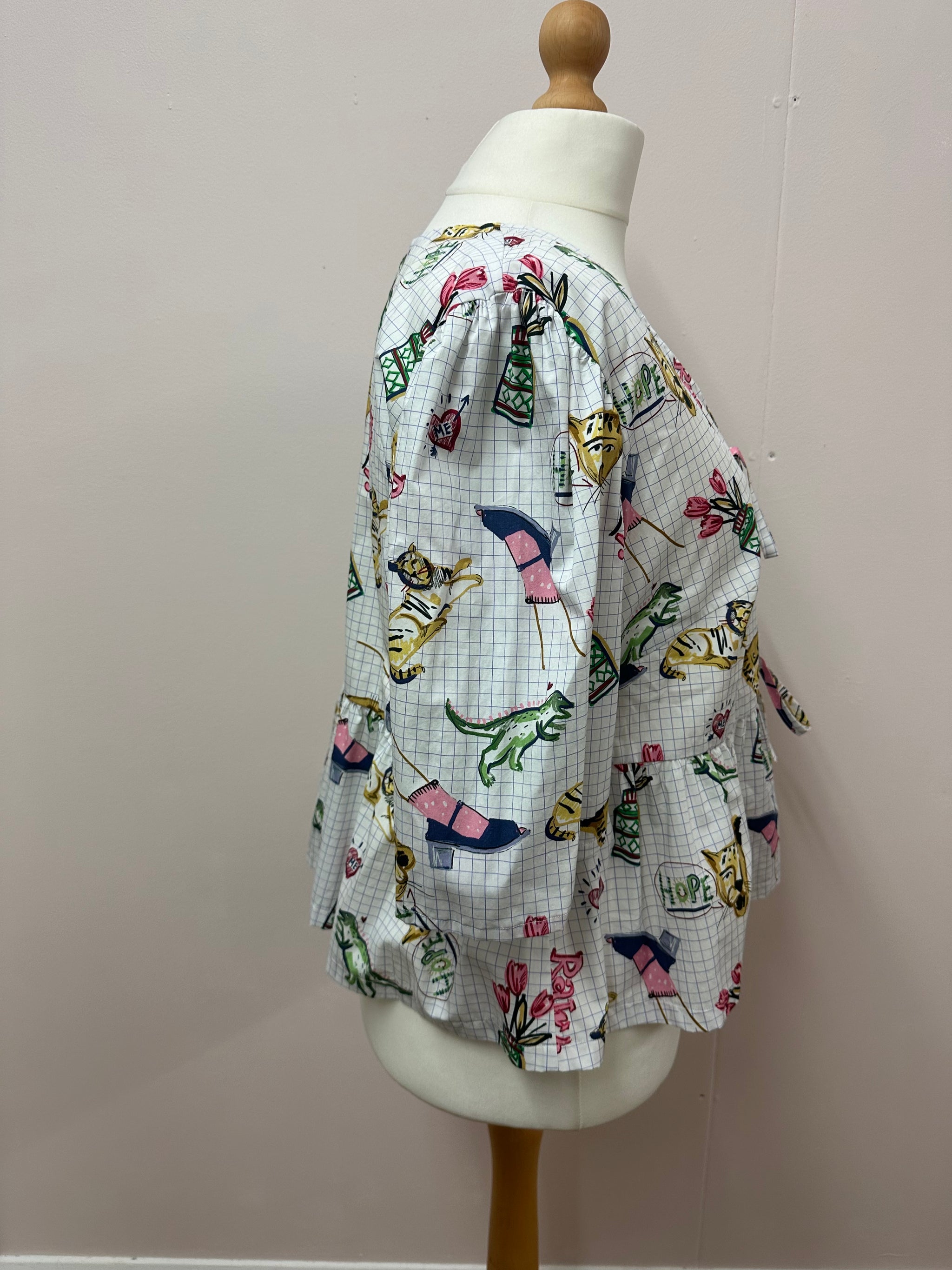 Tie front blouse size L/XL (20/22)