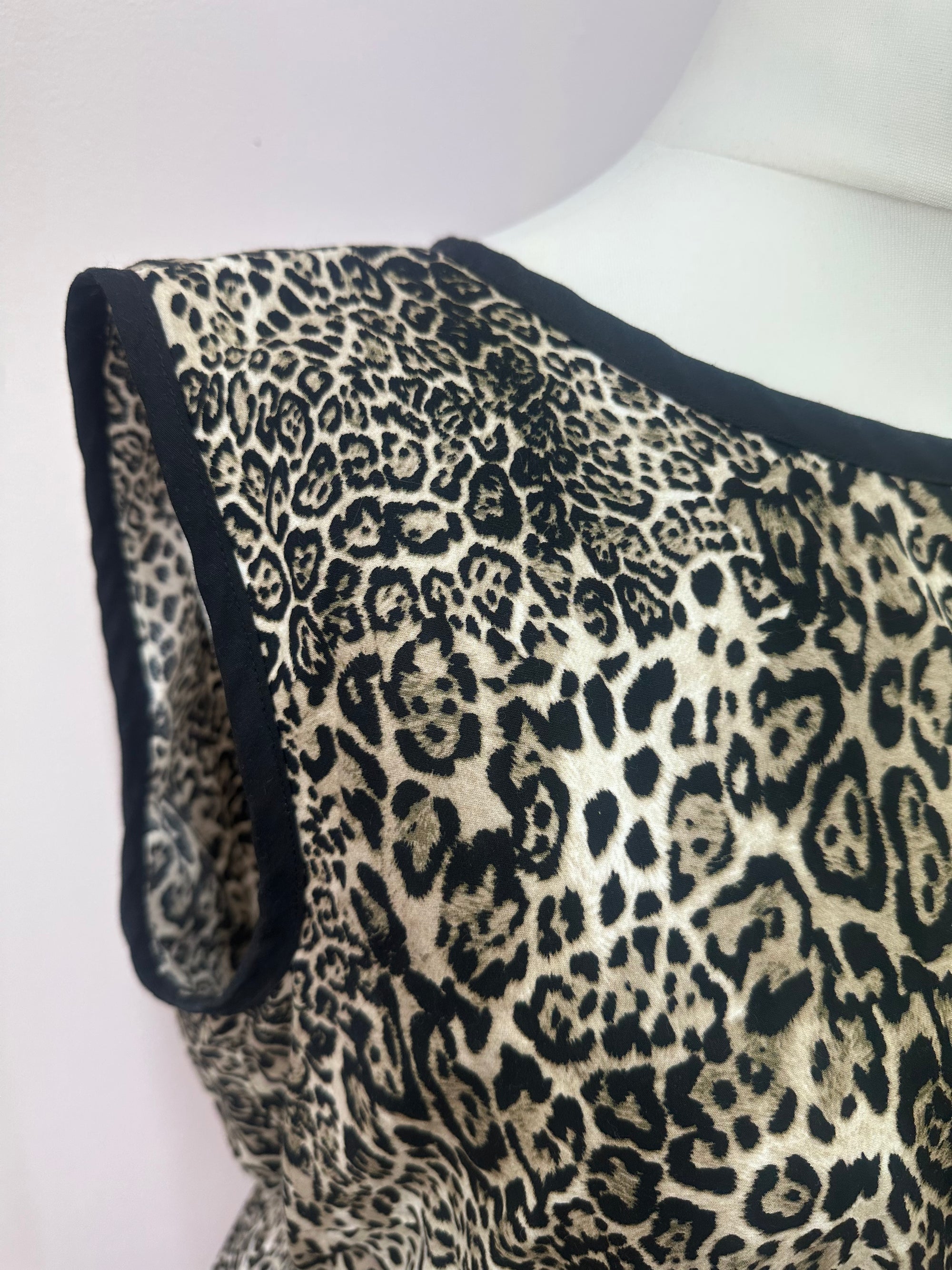 Shirred waist leopard print top size L