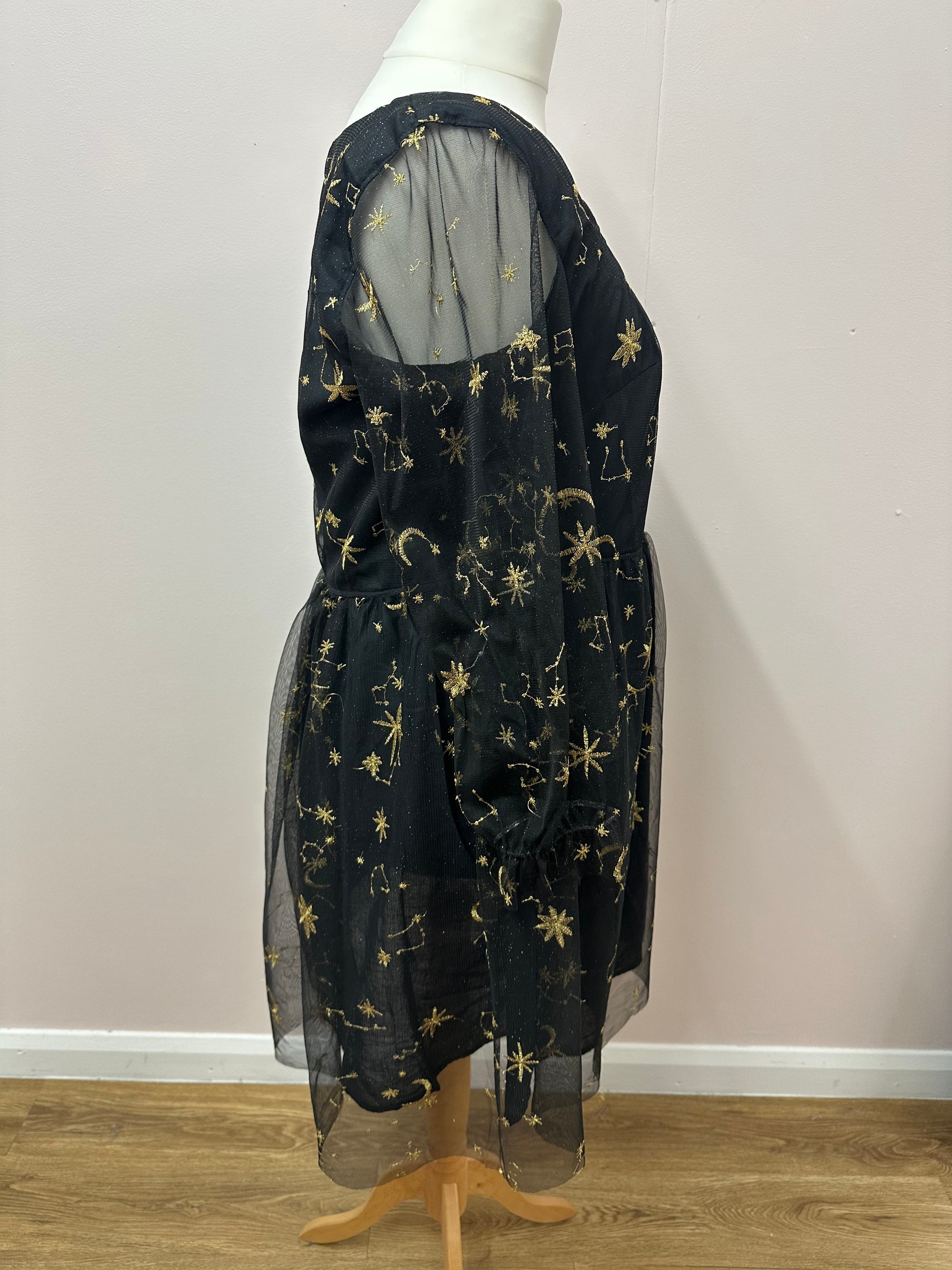 Black constellation lace dress size L (18/20)