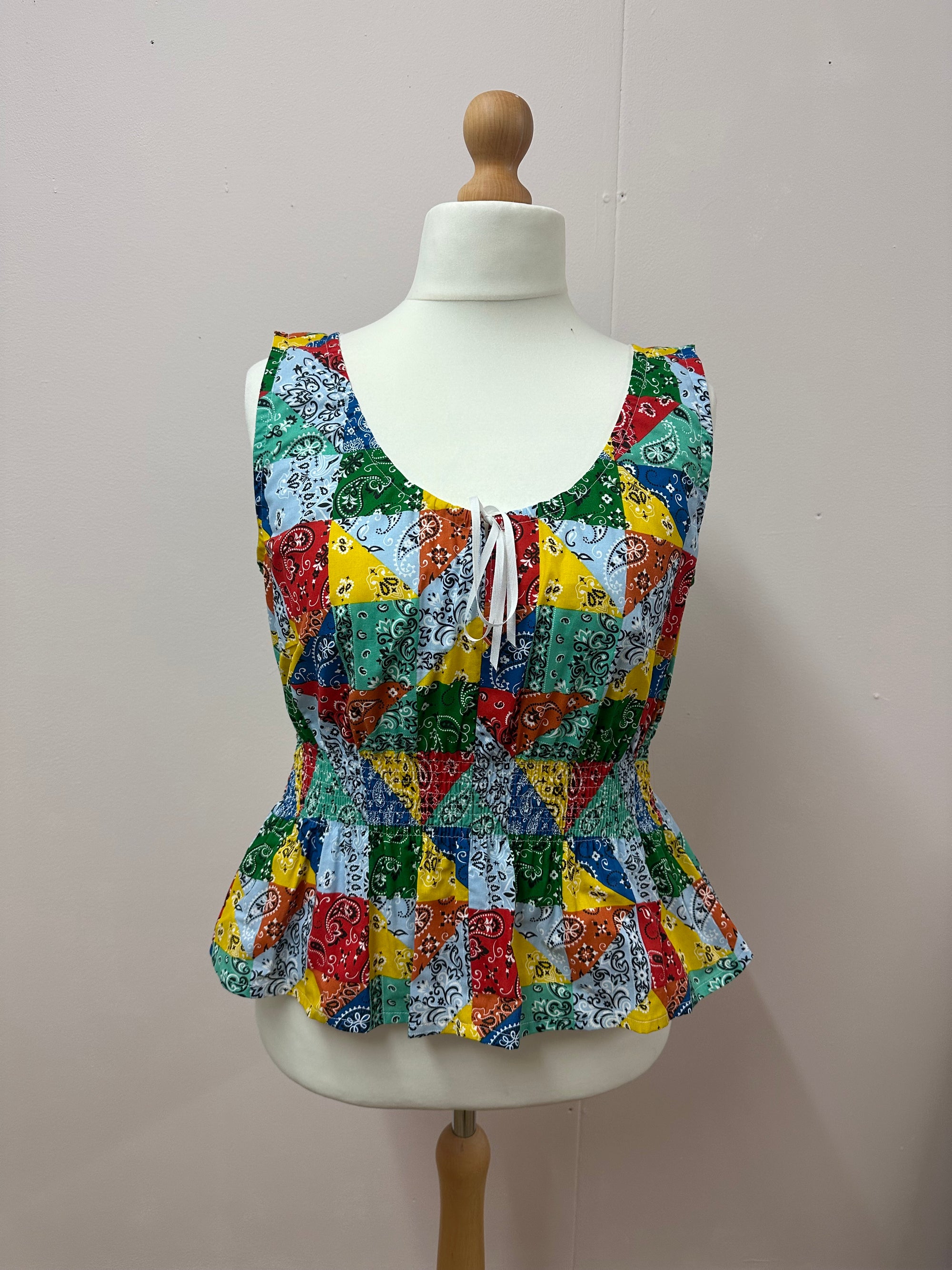 Shirred waist paisley top size L (18/20)