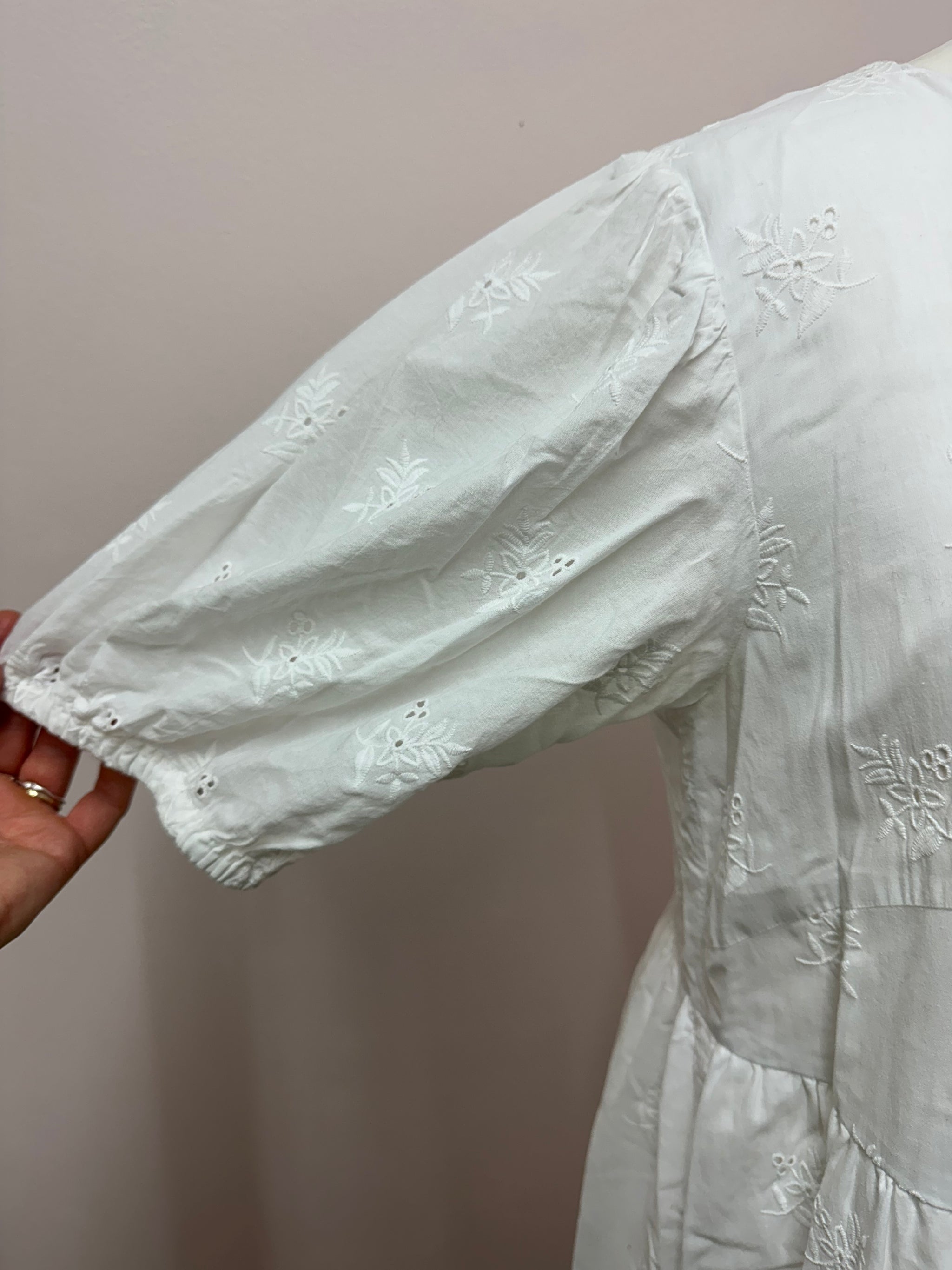 Broderie dream dress size L (18/20)
