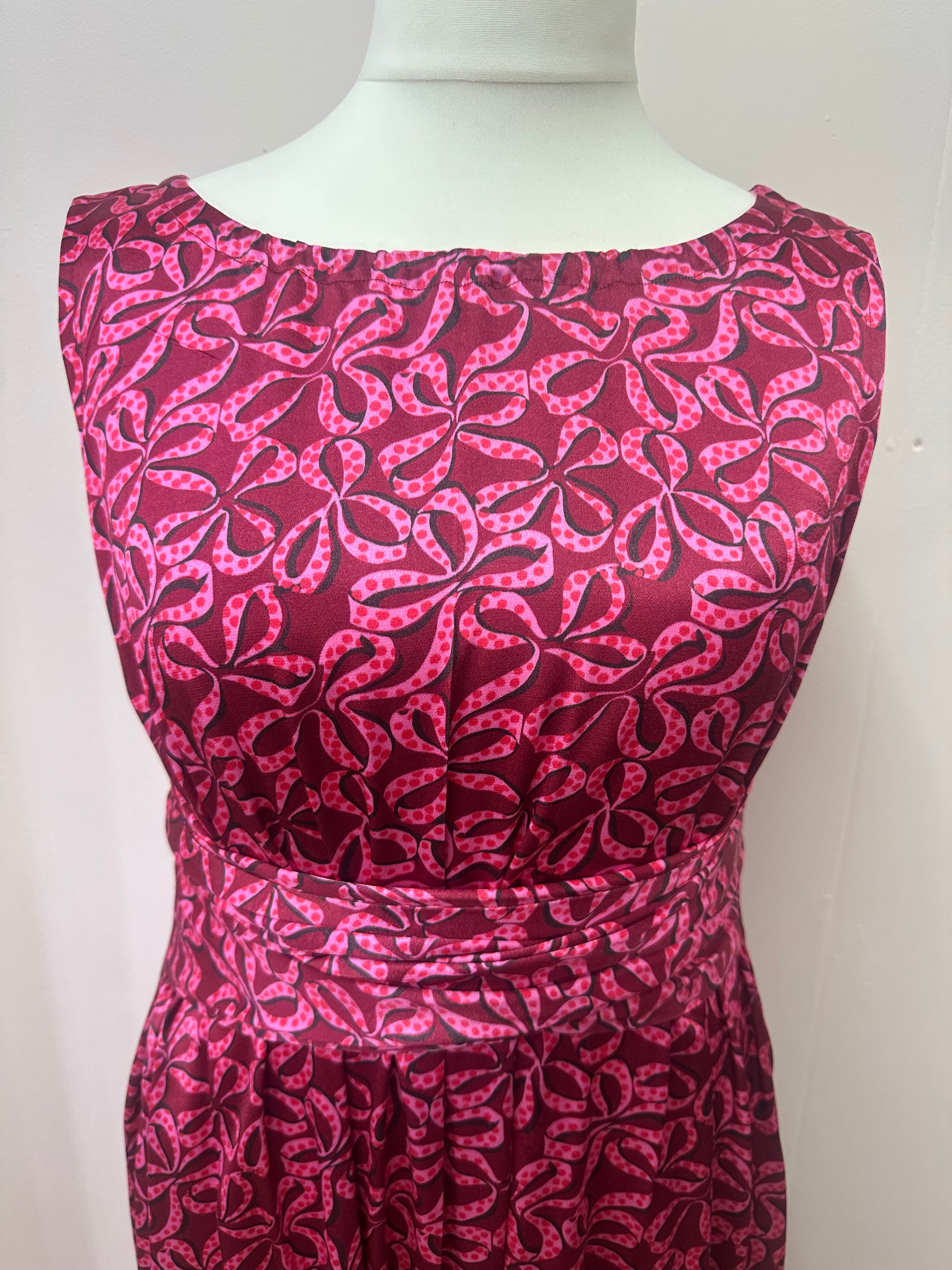 Sleeveless Goddess Dress Size L Petite