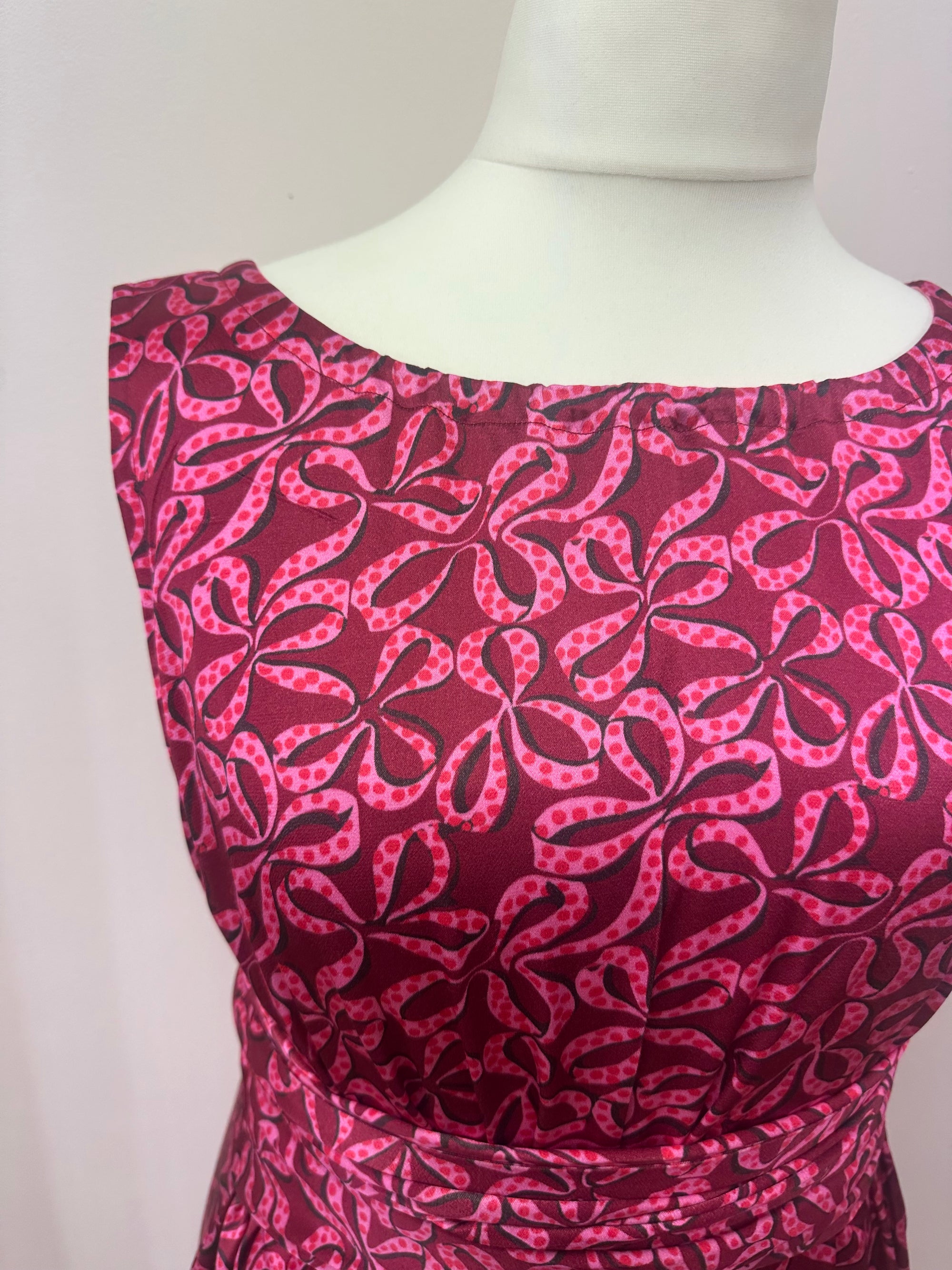 Sleeveless Goddess Dress Size L Petite