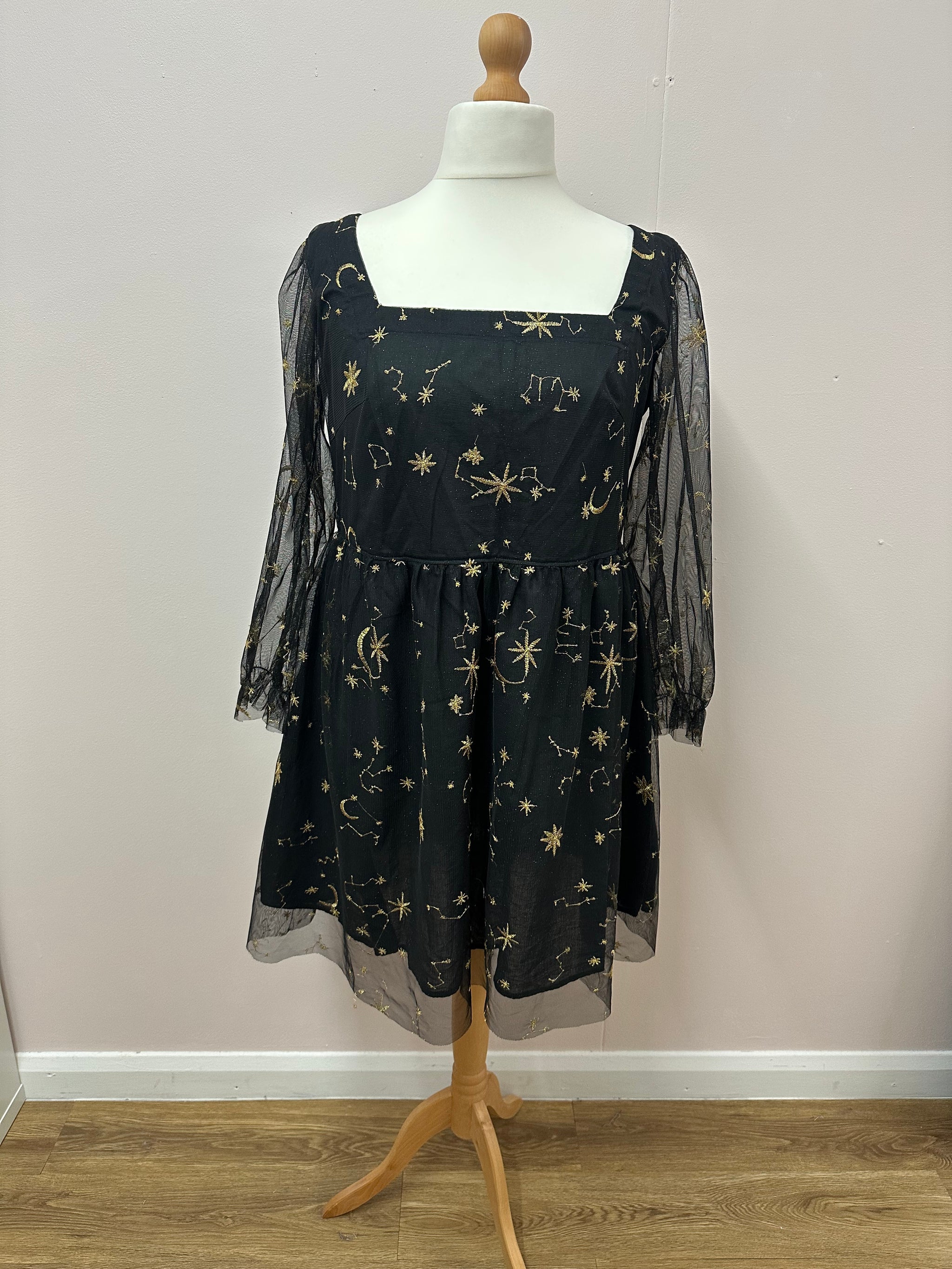 Black constellation lace dress size L (18/20)