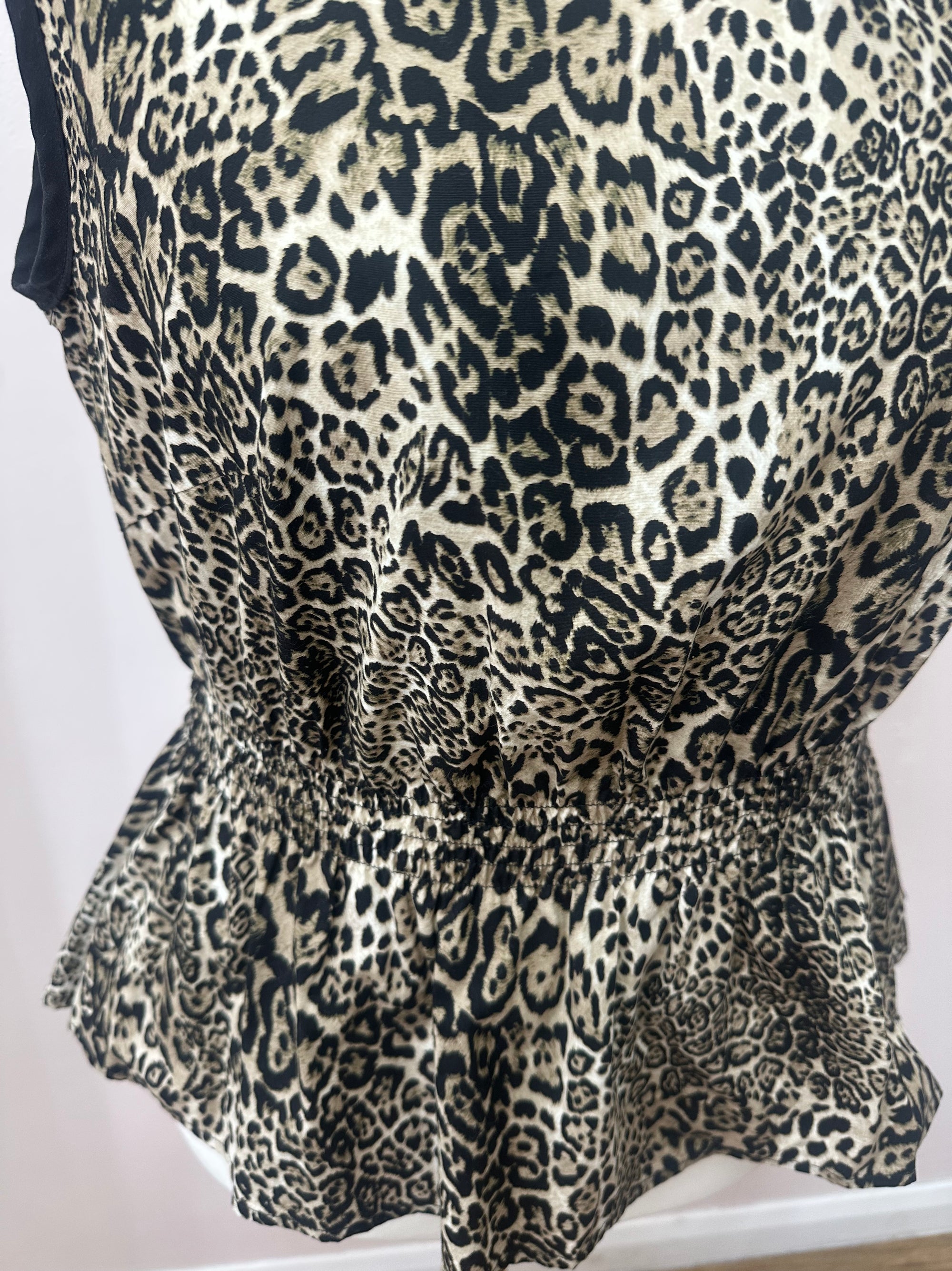 Shirred waist leopard print top size L