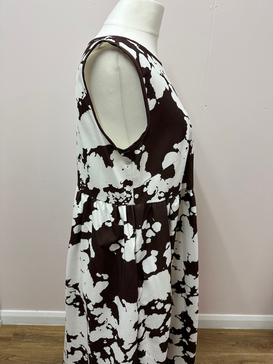 Sleeveless cow print denim dream dress size L (18/20)