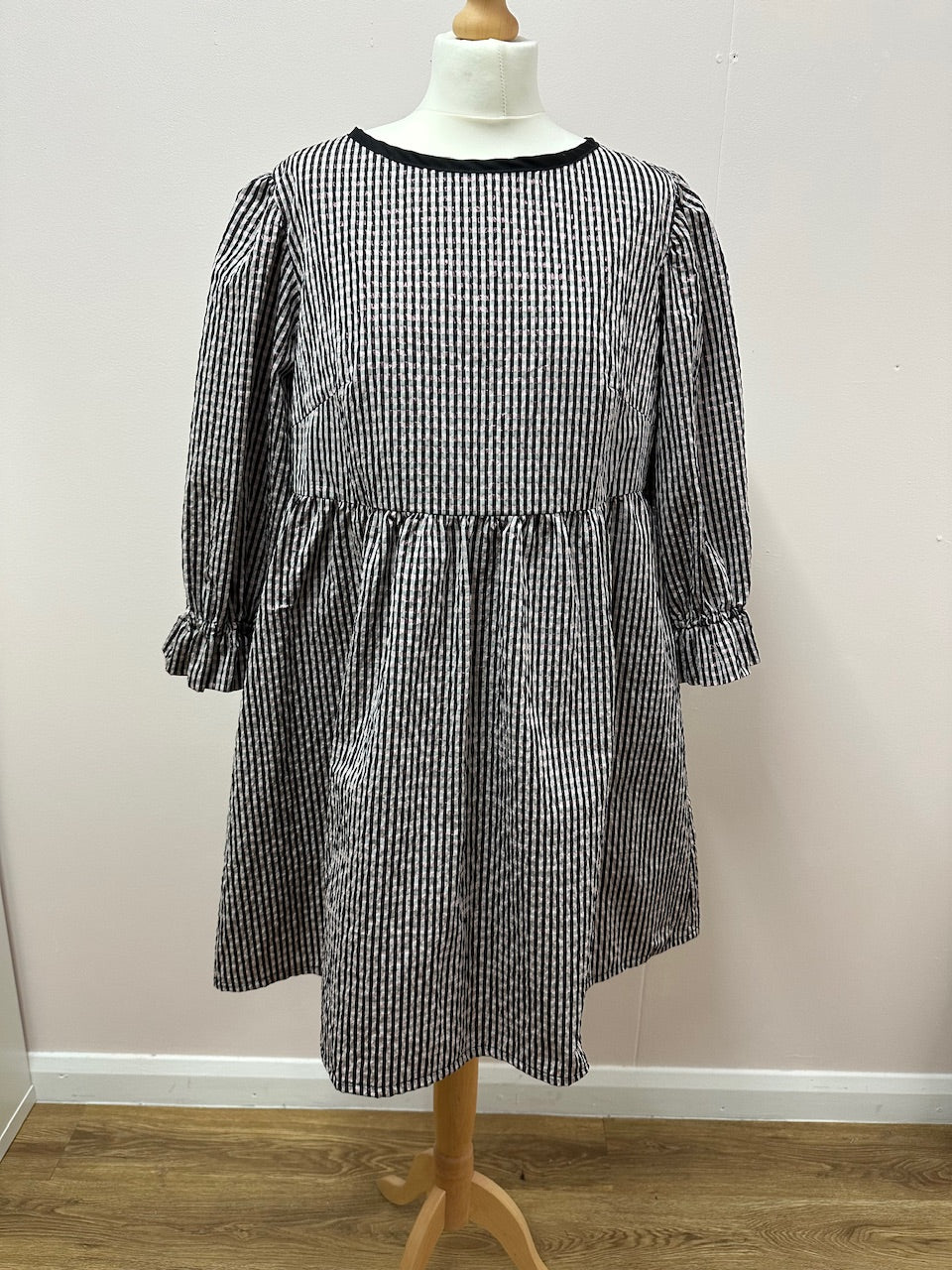 Dream party mini dress black/pink size S (10/12)